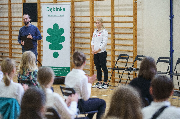 K. Naja podczas spotkania z uczniami