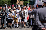 Pochód z hasłem "Precz z komunistami"