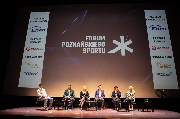 Uczestnicy pierwszej debaty podczas Forum Poznańskiego Sportu