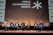 Uczestnicy trzeciej debaty podczas Forum Poznańskiego Sportu