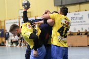 zawodnik podczas oddawania rzutów